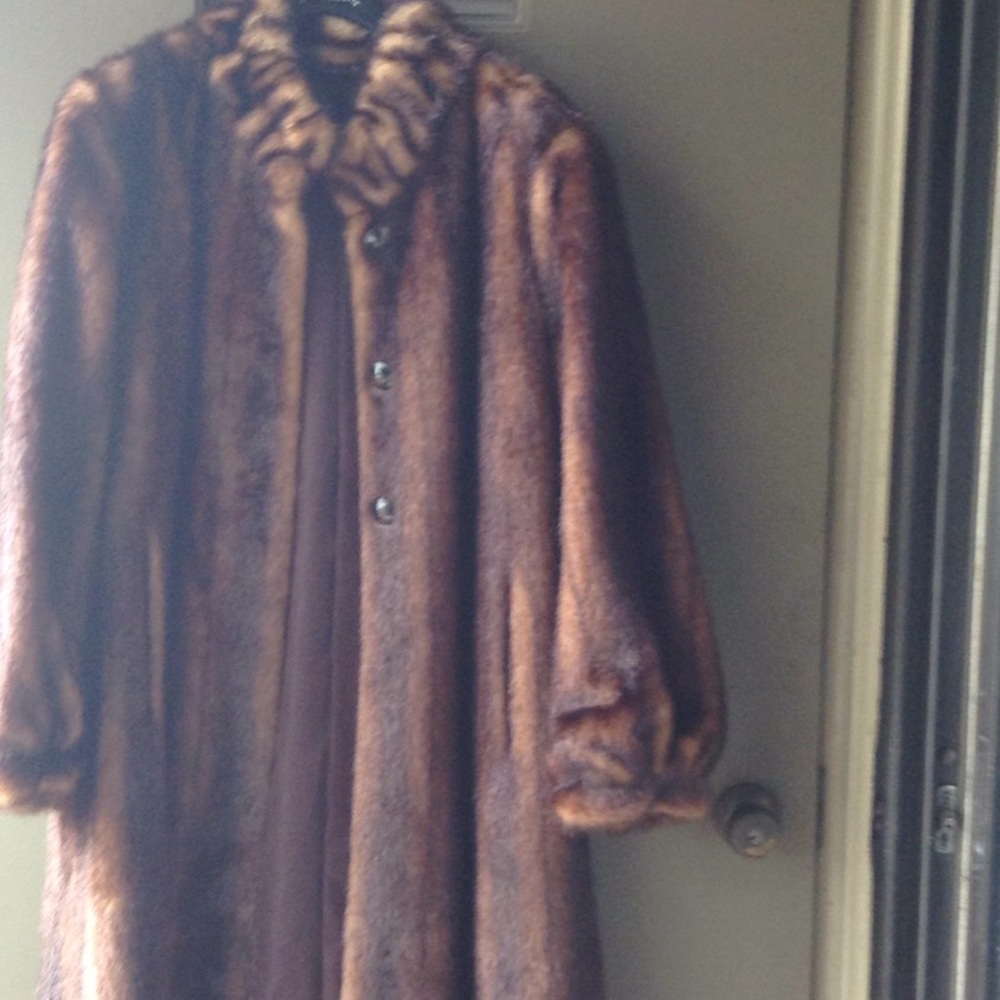 FINAL PRICE!!PAMELA MC COY BROWN FAUX FUR COAT EUC